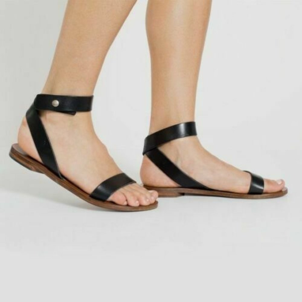 NWT Black Everlane Italian Leather Sling back Sandal